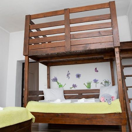 Cosy Apartment In City Centre Oradea Extérieur photo