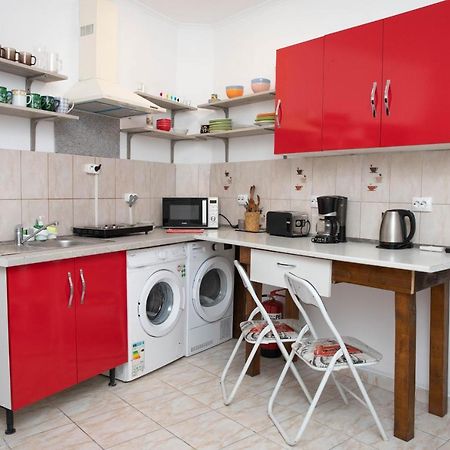 Cosy Apartment In City Centre Oradea Extérieur photo