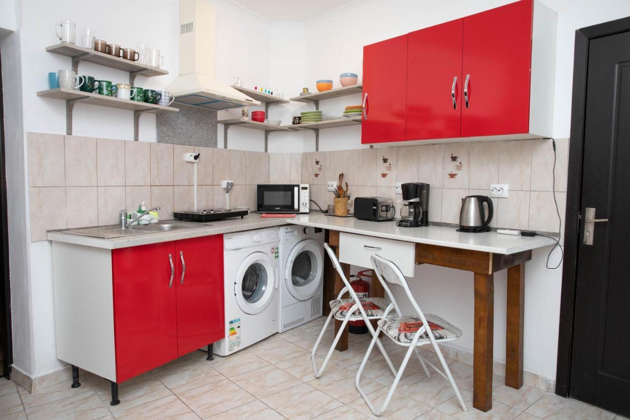 Cosy Apartment In City Centre Oradea Extérieur photo