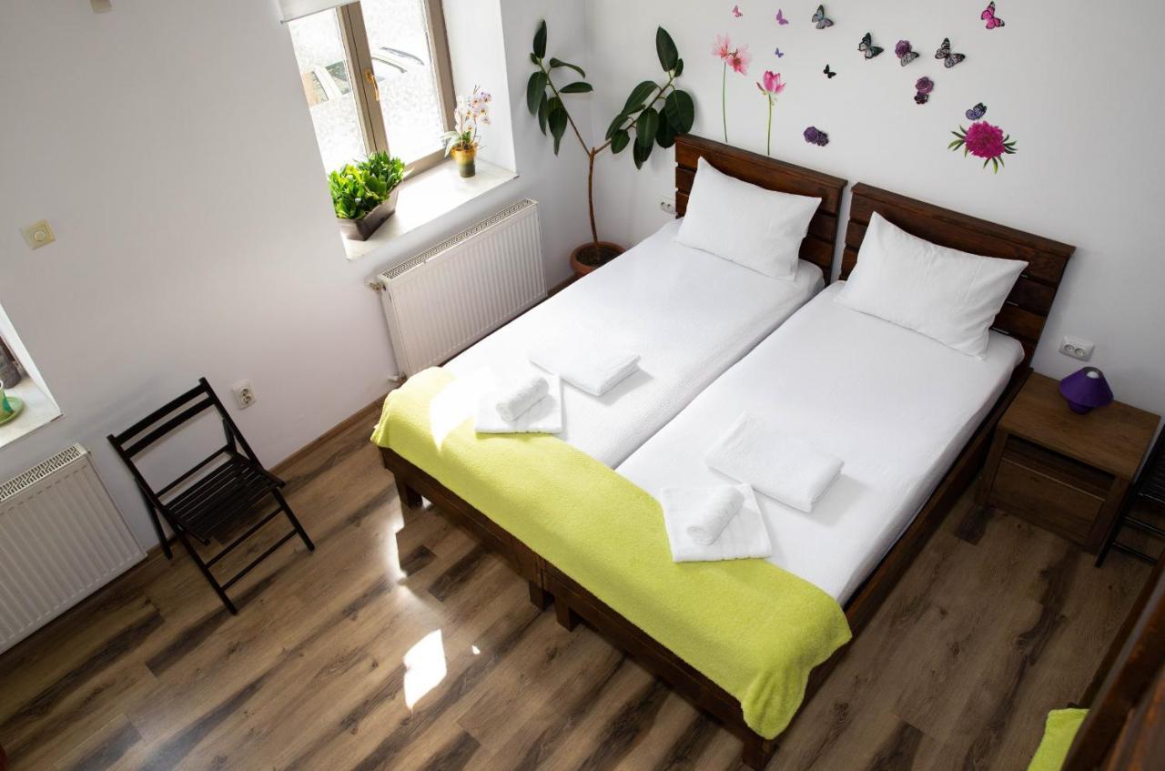 Cosy Apartment In City Centre Oradea Extérieur photo