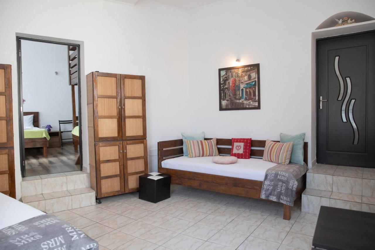 Cosy Apartment In City Centre Oradea Extérieur photo