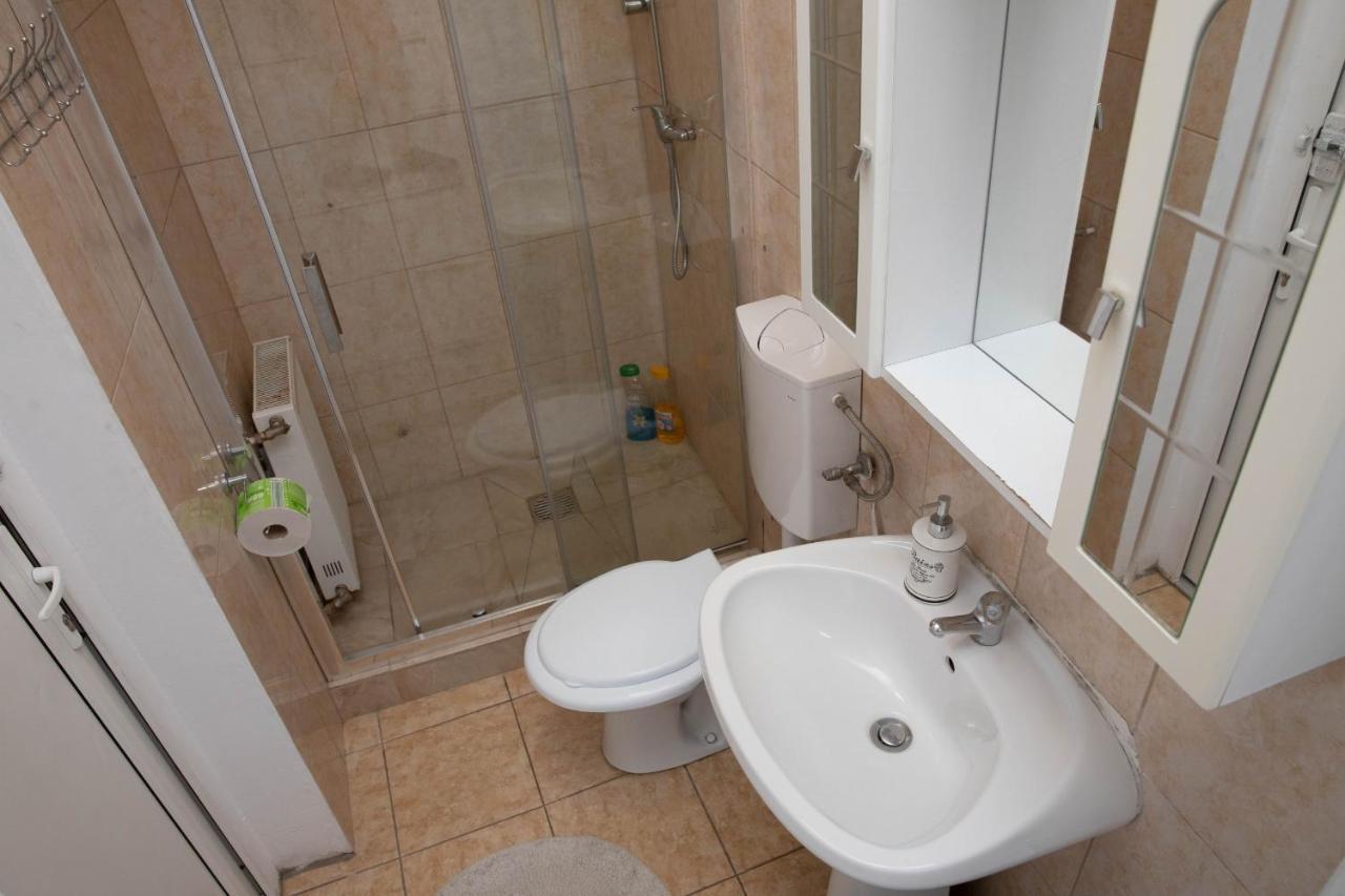 Cosy Apartment In City Centre Oradea Extérieur photo