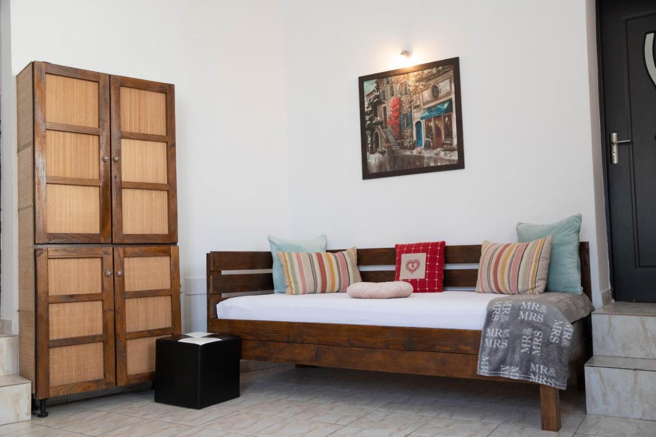 Cosy Apartment In City Centre Oradea Extérieur photo